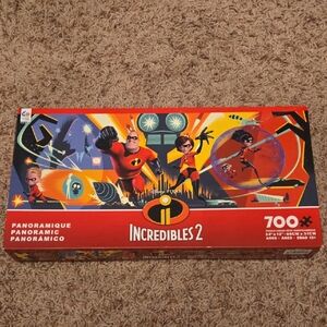 Disney Pixar Incredibles 2 Puzzle - 700 Pieces